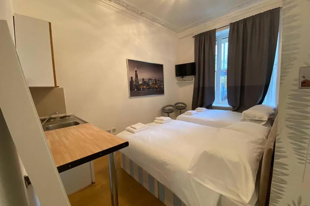 F6-Comfy Ground Flr Studio Fits 4- Near Paddington 런던 외부 사진