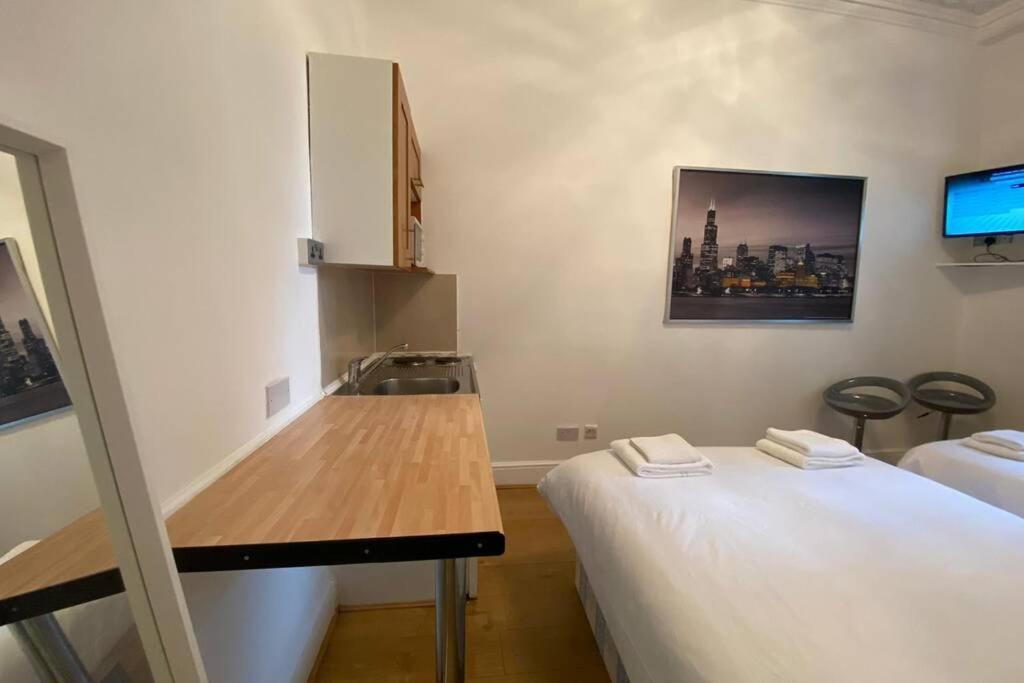 F6-Comfy Ground Flr Studio Fits 4- Near Paddington 런던 외부 사진